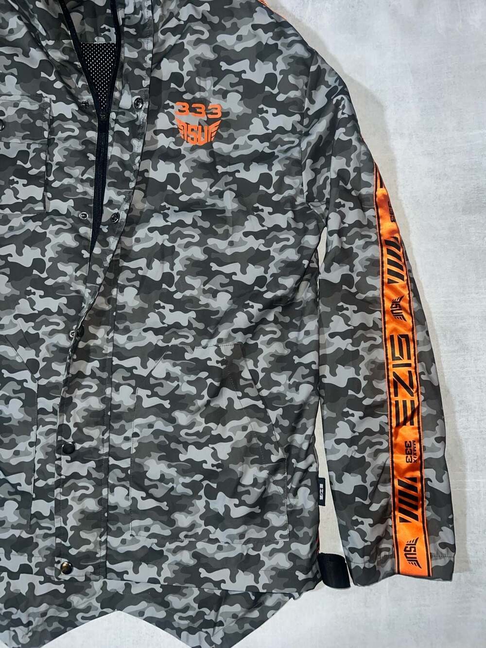 Size Up Apparel 333 MMXIX Camouflage Hooded Windbreaker Jacket - Picture 4 of 5